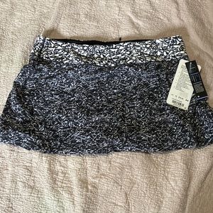 Lululemon Circuit Breaker skirt regular